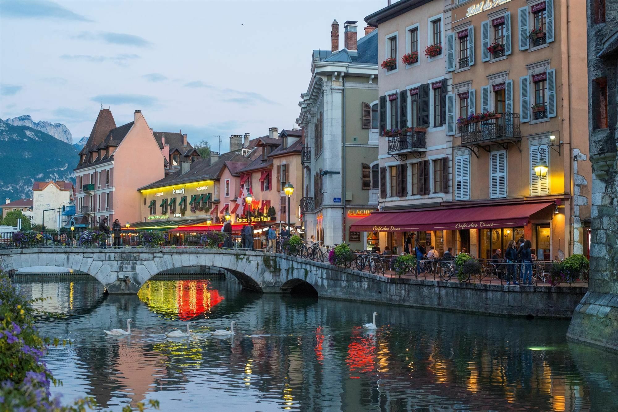 Campanile Annecy - Cran Gevrier Hotel Luaran gambar